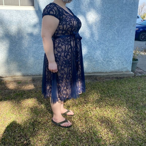 NWOT Beautiful Blue Lace Midi Dress - Picture 5 of 9